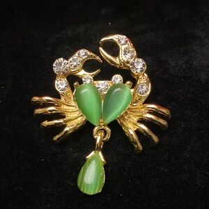 Elegant Gold and Green Crab Brooch